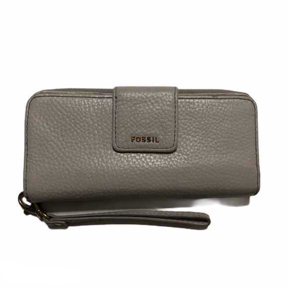 Fossil Handbags - NWT Fossil Grey Madison Zip Clutch